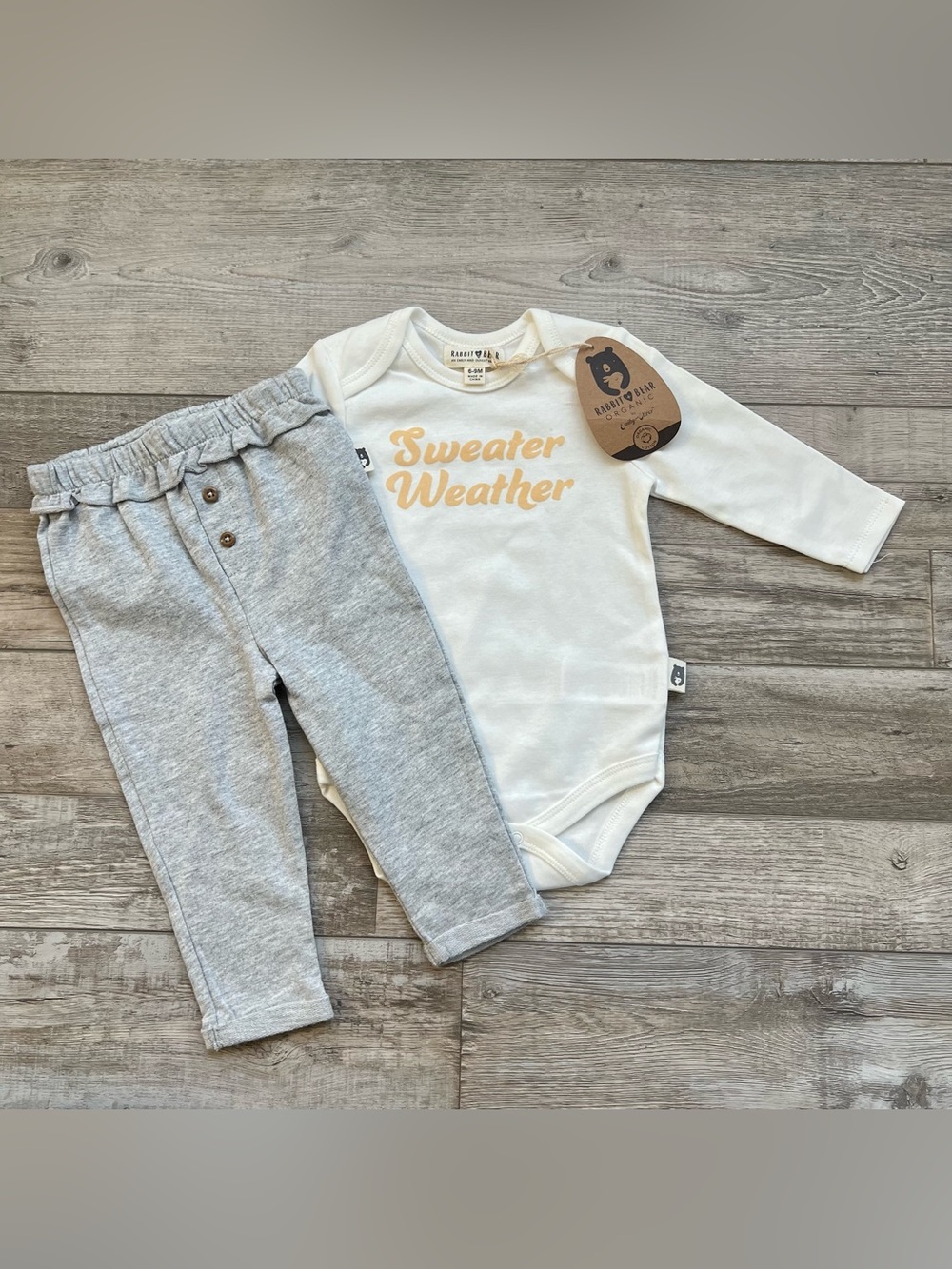 NWT Rabbit + Bear Girls ‘Sweater Weather’ Outfit Size 6/9 Months